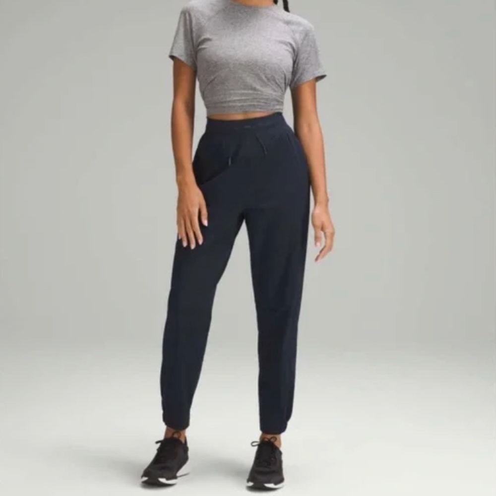 Lululemon License to Train HR Jogger, Navy, Size 6